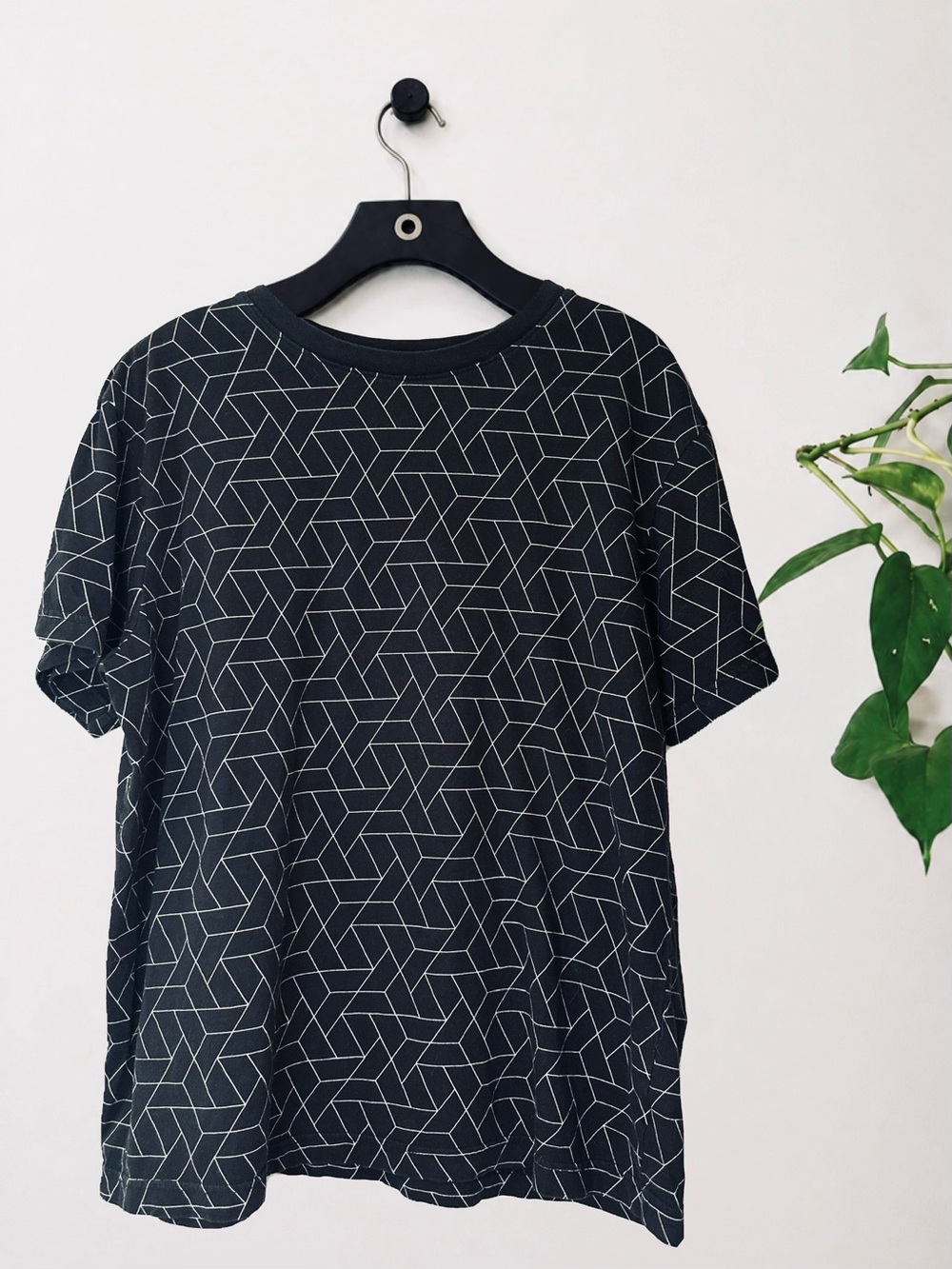 Original Use ™ Geometric Pattern T-Shirt Mens L Black Abstract Print Crewneck